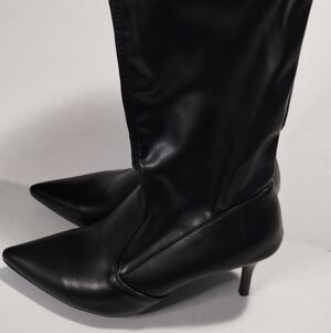 Othr Elegant Black Pointed Heeled Boots
